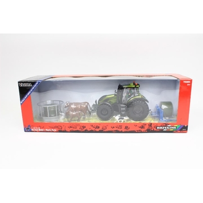 Product Αυτοκινητάκι TOMY Britains Metallic Green Valtra Kit 43323 base image