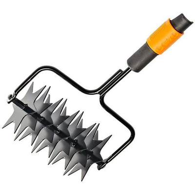 Product Τσουγκράνα Fiskars QuikFit Aerator 1000689 base image