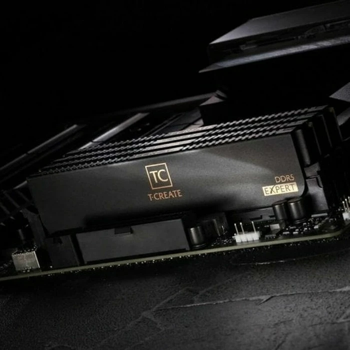 Μνήμη RAM Σταθερού Team Group CTCED532G6000HC30DC01 32 GB DDR5 SDRAM DDR5 6000 MHz 