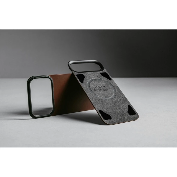 Nomad Magnetic Leather Back MagSafe for iPhone 17 Pro Max - Rustic Brown