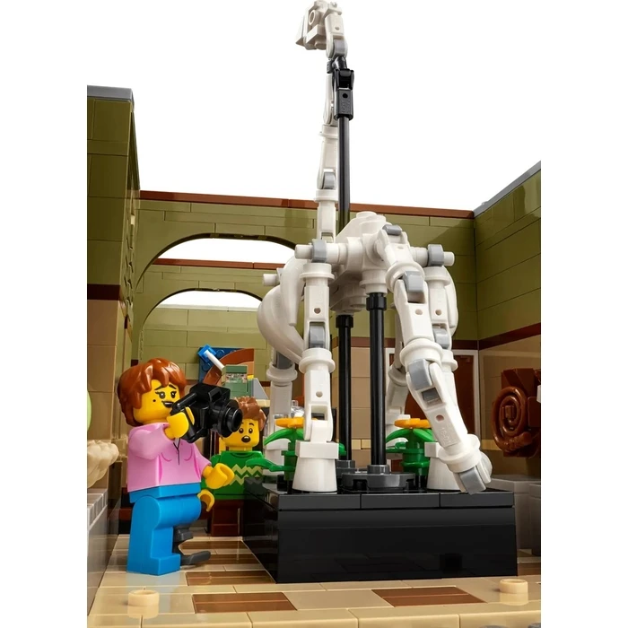 Lego ICONS 10326 Natural History Museum