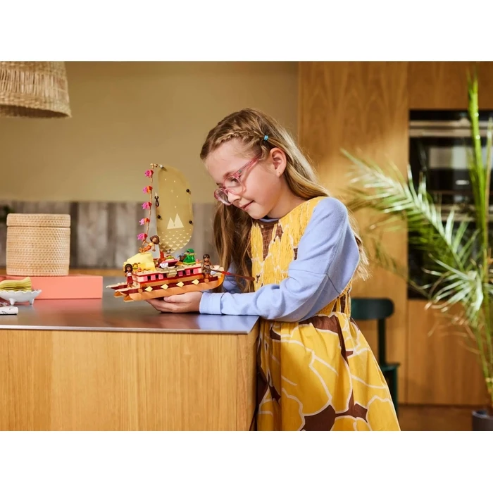 LEGO Disney 43270 Moana'S Adventure Canoe