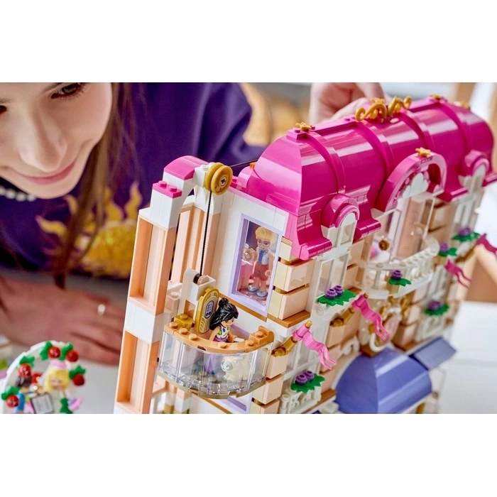 LEGO FRIENDS Grand Hotel από την Heartlake City