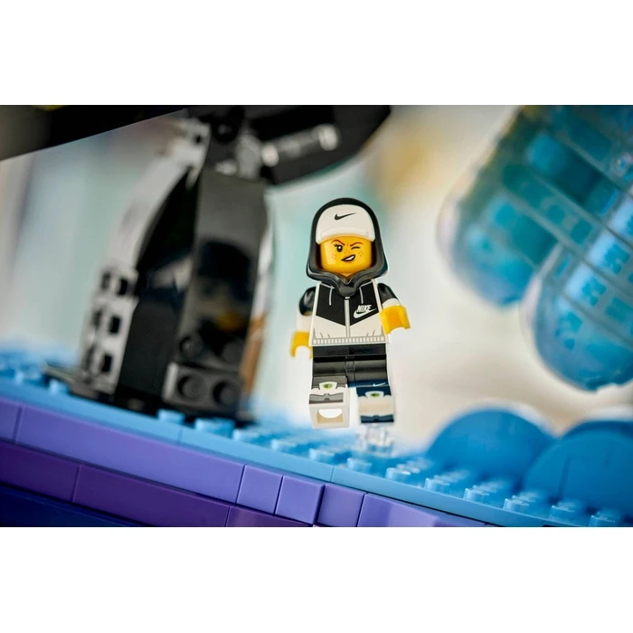 LEGO NIKE 43025 Nike Air Max 95 - Neon 1:1 Display Model, 1213 pieces