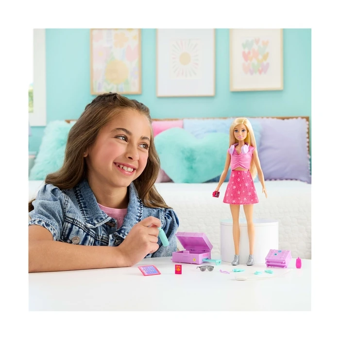 Barbie Family & Friends Fashion Doll - Malibu - Suitable for 3+ Years