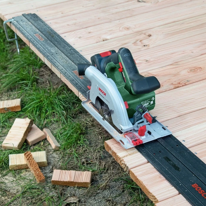 Bosch 06033B1400 18V Cordless Circular Saw Solo with Dust Extraction System (battery not included)