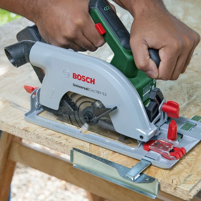 Bosch 06033B1400 18V Cordless Circular Saw Solo with Dust Extraction System (battery not included)