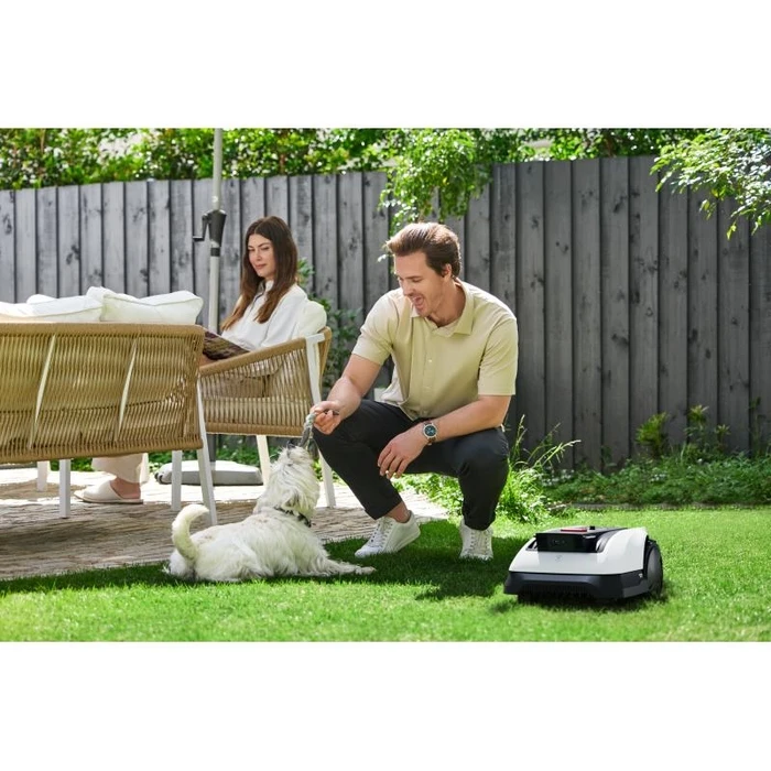 Ecovacs GOAT O800 RTK Robotic Lawn Mower - Black/White