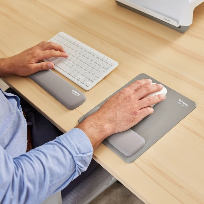Fellowes Breyta Mousepad with Wrist Support, Grey