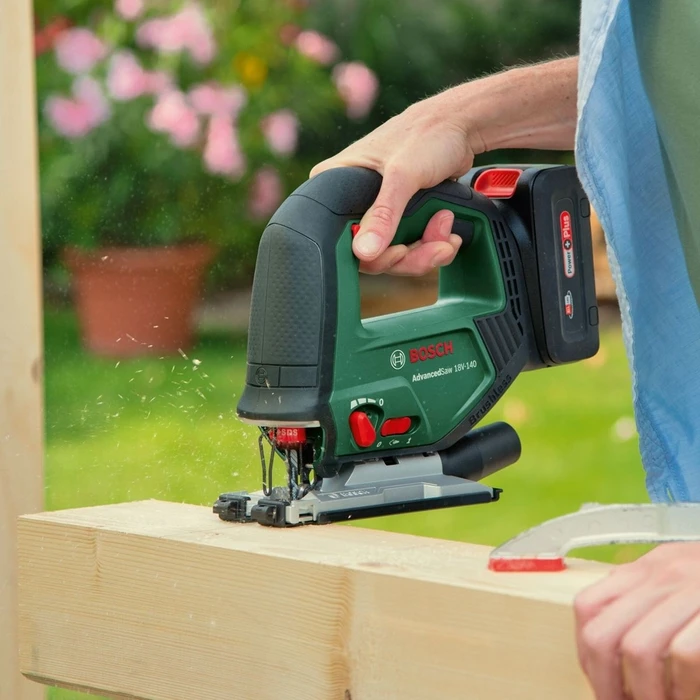 Bosch AdvancedSaw 18V-140 Μπαταριοκίνητη Σέγα