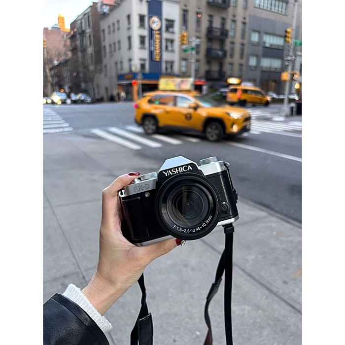 Yashica FX-D 100 Ψηφιακή Compact Κάμερα