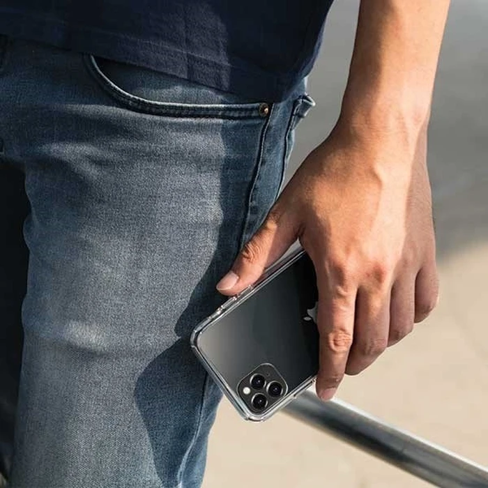 UNIQ LifePro Tinsel iPhone 11 Pro vapour smoke