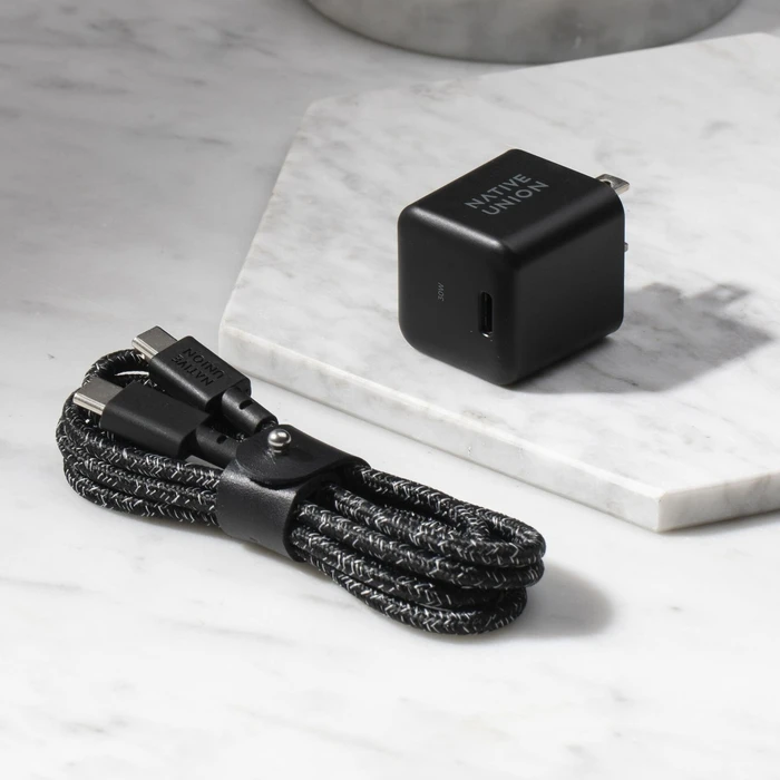 Native Union Φορτιστής Fast GaN 30W USB-C + Καλώδιο USB-C, Μαύρο (FAST30-CC-BKCOS-EU)