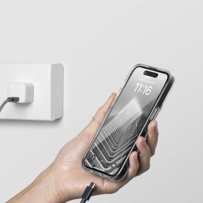 Native Union 30W USB-C Fast GaN Charger White with USB-C Cable (Zebra)