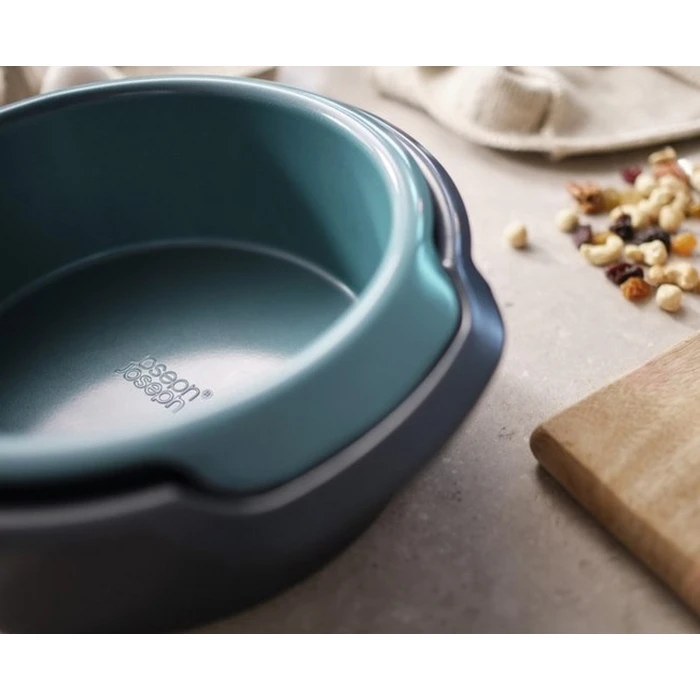 Joseph Joseph Nest Bake 2-piece round cake pan set, blue