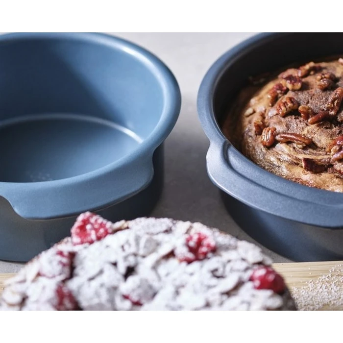 Joseph Joseph Nest Bake 2-piece round cake pan set, blue