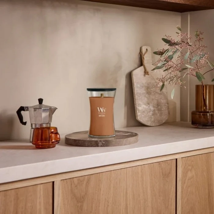 WoodWick Radiant Amber 609,5 g - Μεγάλο αρωματικό κερί σε δοχείο με ξύλινο φυτίλι