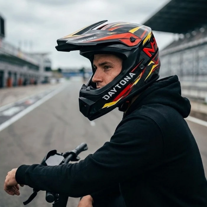 Motus Daytona Fullface L - Motus Daytona Full Face Helmet (Size L)