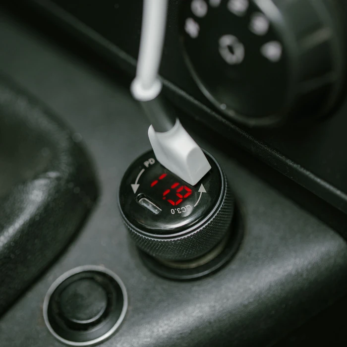 Φορτιστής Αυτοκινήτου Osio OTU-6038 Ανθρακί ταχυφορτιστής με USB-A και Type-C-38W