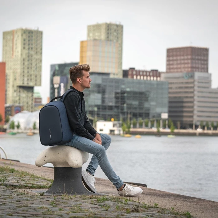 Σακίδιο XD DESIGN ANTI-THEFT BOBBY HERO REGULAR NAVY P/N: P705.295