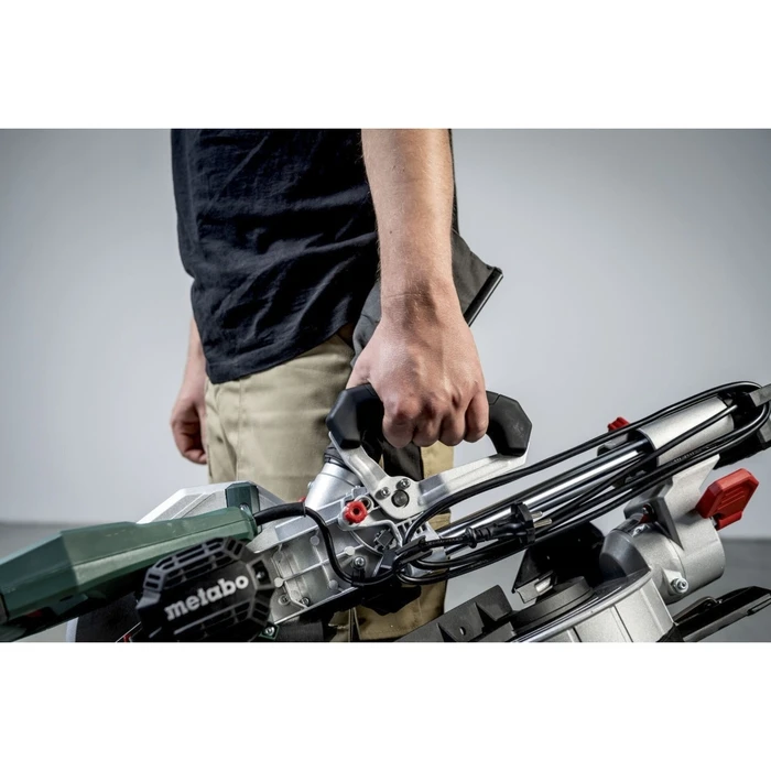 Σετ Metabo Φαλτσοπρίονο KGS 216 M + Βάση KSU 251