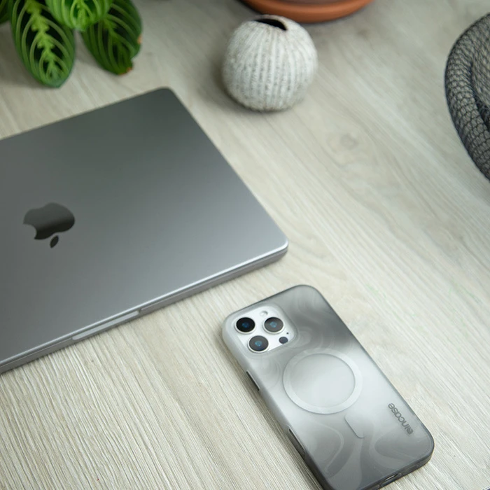 Incase Halo Case MagSafe Apple iPhone 16 Plus (Oil Slick Smoke)