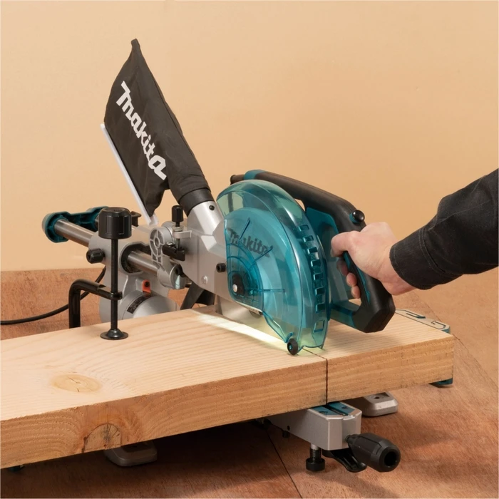 Makita LSO816F Slide Compound Mitre Saw 216 mm (8.5")