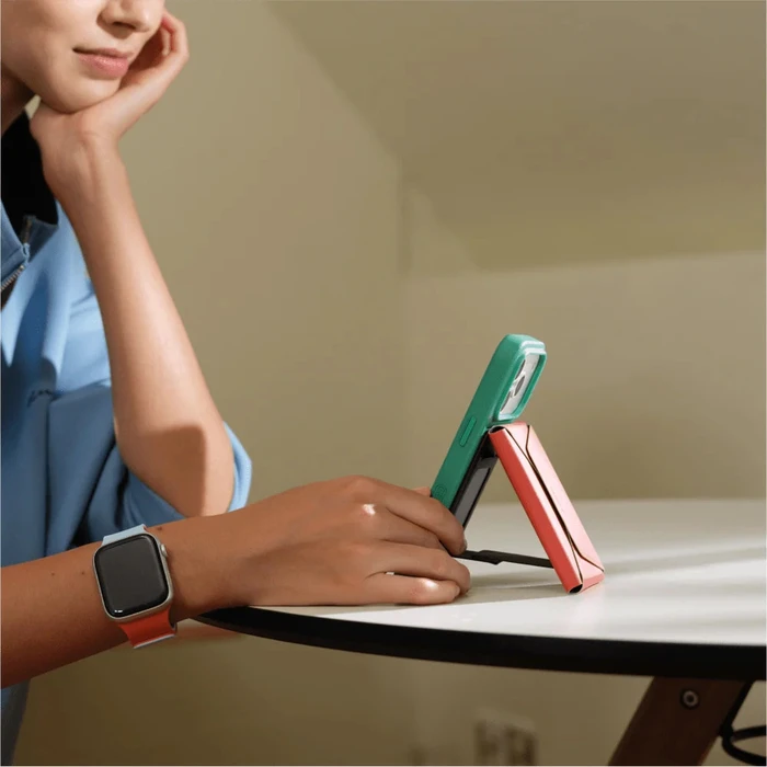 MOFT Agile Travel MagSafe clay