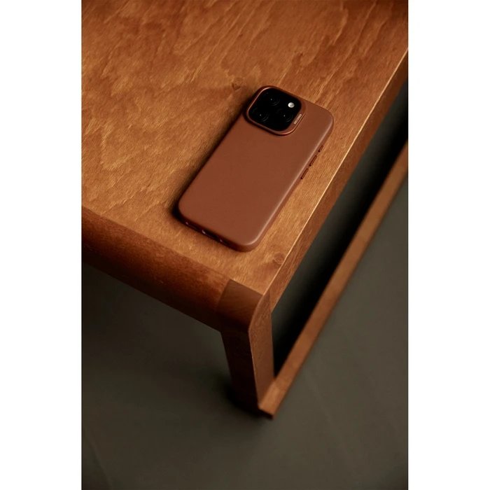 Decoded Δερμάτινη Θήκη Backcover για iPhone 16 Pro Max - Tan