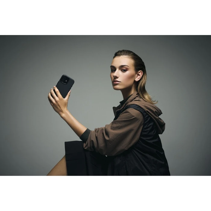 Decoded Δερμάτινη Θήκη Πλάτης για iPhone 17 - Μαύρο