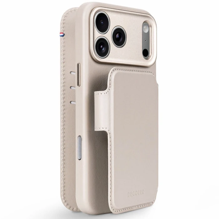 Decoded Leather Detachable Wallet Apple iPhone 18 Pro / 17 Pro MagSafe (taupe)