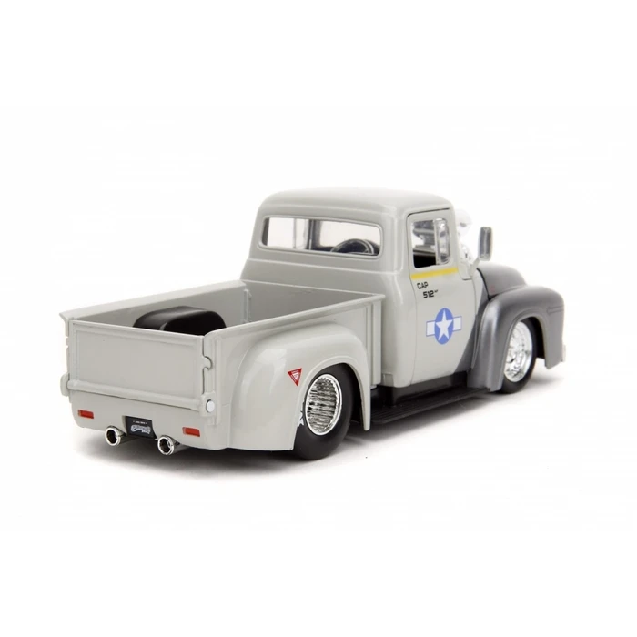 Jada Toys Vehicle With Figure Street Fighter 1956 Ford Pickup 1/24