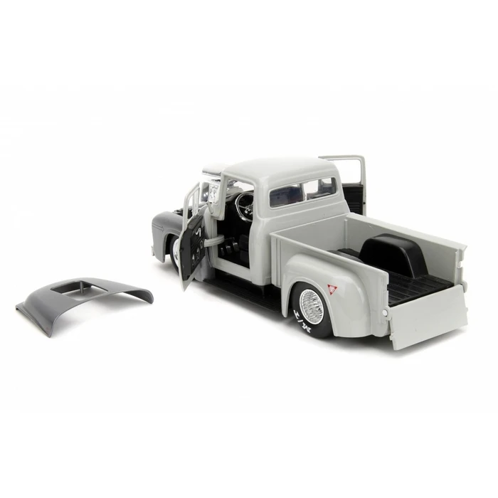 Jada Toys Vehicle With Figure Street Fighter 1956 Ford Pickup 1/24