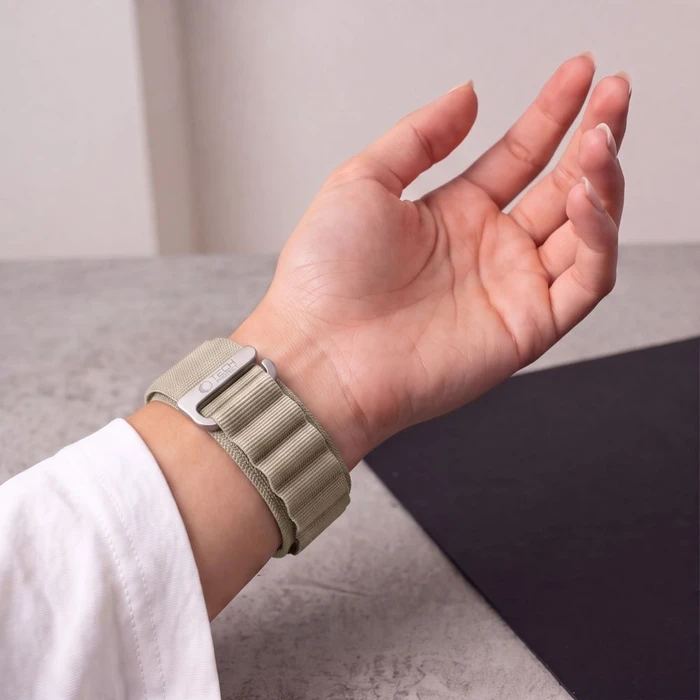 Tech-Protect Nylon Pro Apple Watch 8 / 9 / 10 / 11 / 12 / SE / Ultra 44/45/46/49 mm Titanium/olive
