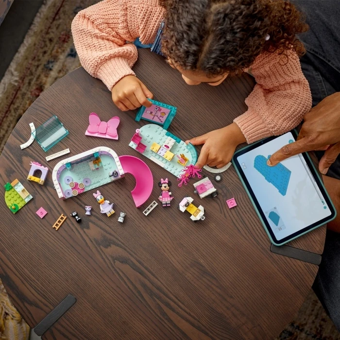 LEGO Disney 43274 Minnie's Pet Hotel