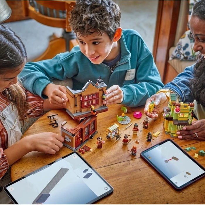 LEGO Harry Potter 76452 Branded Quidditch Equipment and Ice Cream Shop