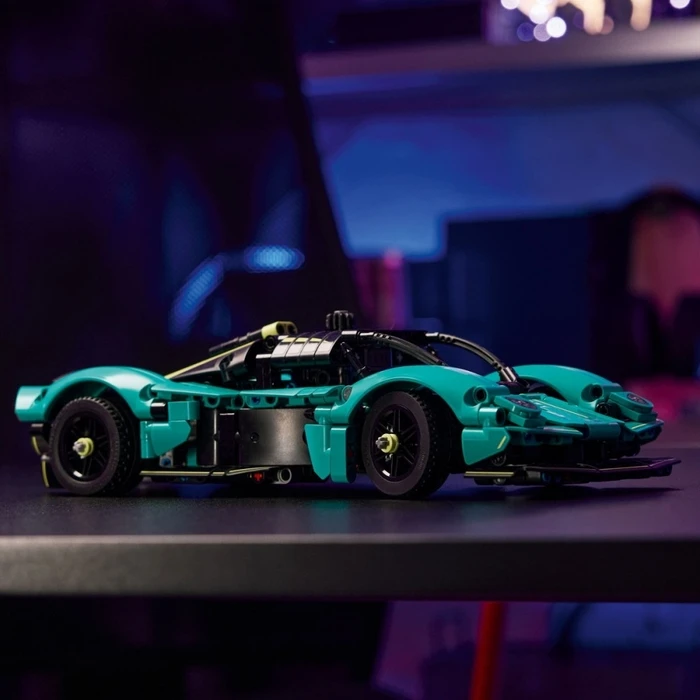 LEGO Technic 42208 Aston Martin Valkyrie