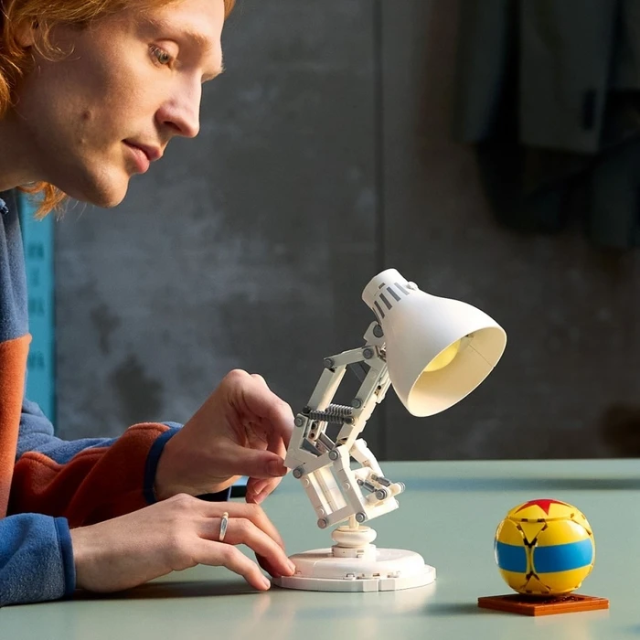 LEGO Disney 21357 Disney Pixar Luxo Jr.