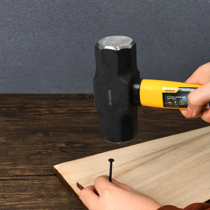 Βαριοπούλα Deli Dl447004 με Αντιολισθητική Fiberglass Λαβή, 2Kg, 425Mm