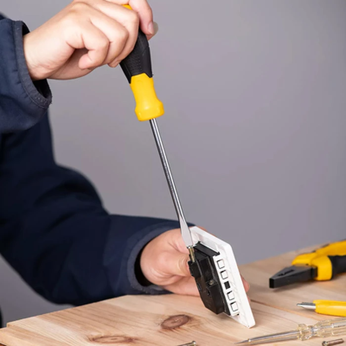 Κατσαβίδι Deli ίσιο DL6351251 αντιολισθητική λαβή, μαγνητικό, 5mm, 125mm