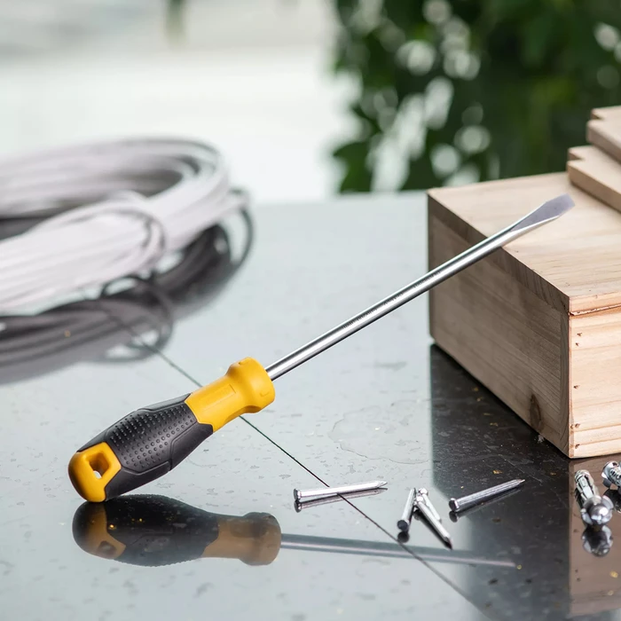 Κατσαβίδι Deli ίσιο DL6382001 με αντιολισθητική λαβή, μαγνητικό, 8x200mm