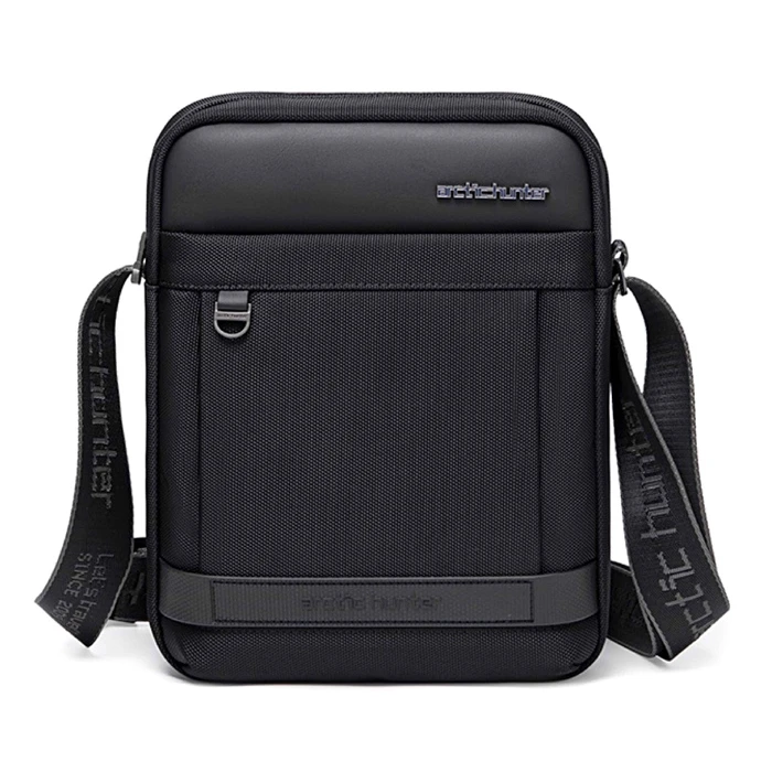 Τσάντα Ώμου Arctic Hunter K00162 Με Θήκη Tablet 5l Μαύρη