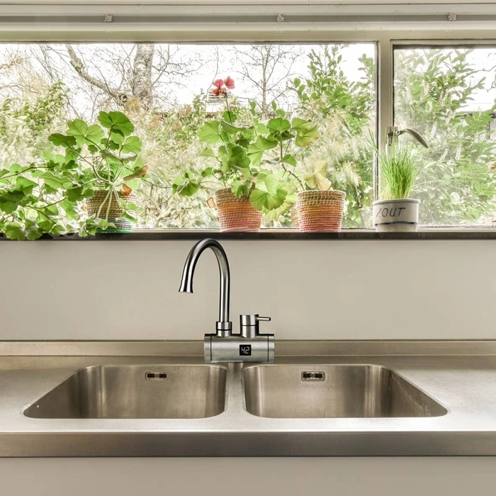 Ηλεκτρικός Ταχυθερμαντήρας Βρύση Τοίχου Με Οθόνη Osio OHF-2045 