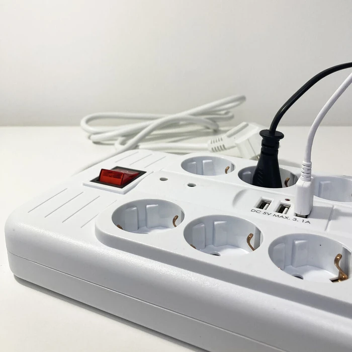 Technik Professional Power Strip 8-Socket with Switch & 3 USB Ports (USB-A & USB-C), Surge Protection, 16A, 1.5 m Cable