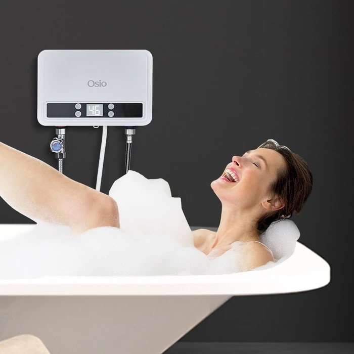 Ταχυθερμαντήρας Osio Ohf-2590w Λευκός Αδιάβροχος Ηλεκτρικός Τοίχου Για Μπάνιο Ipx4 Με Οθόνη 5500w