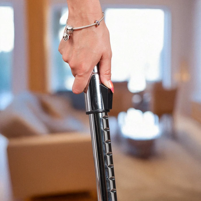 Σκούπα Stick Osio OVC-4410 Κόκκινη/μαύρη 2 σε 1 με καλώδιο 6μ., 0.8L – 600W,