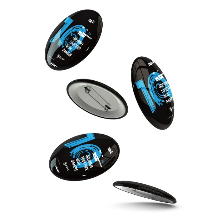 SADES κονκάρδα 10th Anniversary SA-BADGE μαύρη