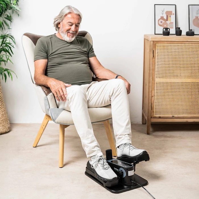 InnovaGoods Mini Electric Elliptical with Remote Control Velora 4000