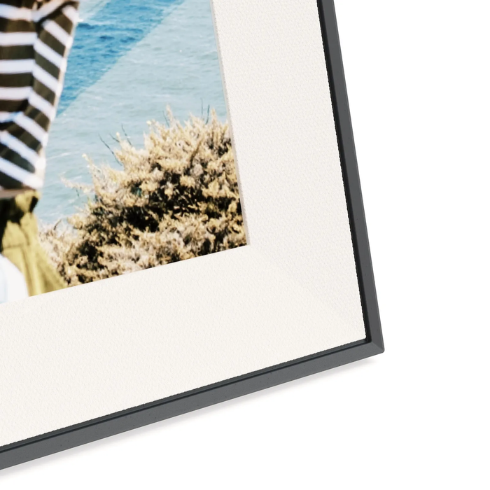 Aura Frames AF115 Walden 38cm (15") Digital Photo Frame - Matted Ink